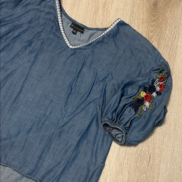 Bombeau Oversized Chambray 3/4 Floral Embroidered Puffed Sleeve Top Sz XS - Picture 5 of 7